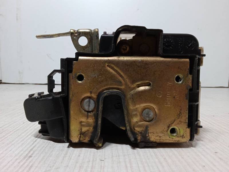 CERRADURA PUERTA DELANTERA DERECHA 6K483701 