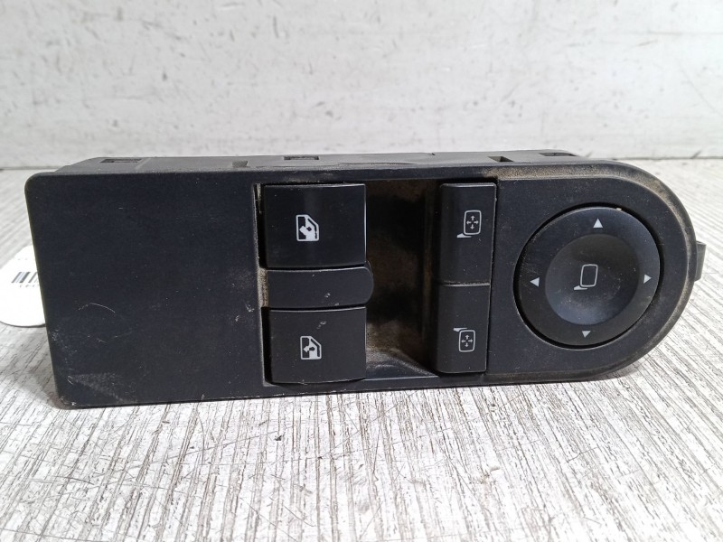 Recambio de mando elevalunas delantero izquierdo para opel astra h gtc (a04) 1.7 cdti (l08) referencia OEM IAM 13228706  