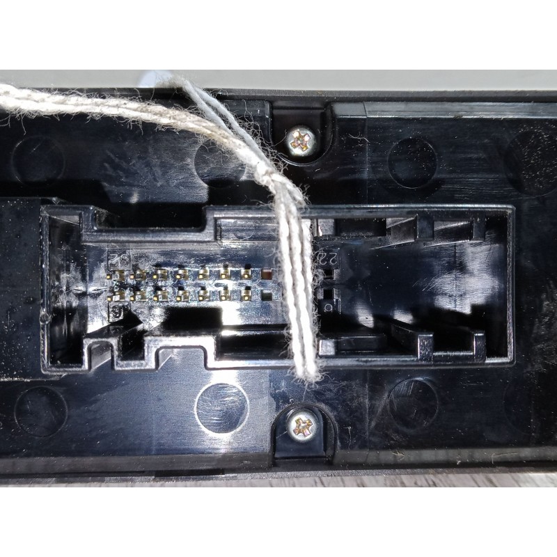 Recambio de mando elevalunas delantero izquierdo para opel astra h gtc (a04) 1.7 cdti (l08) referencia OEM IAM 13228706  