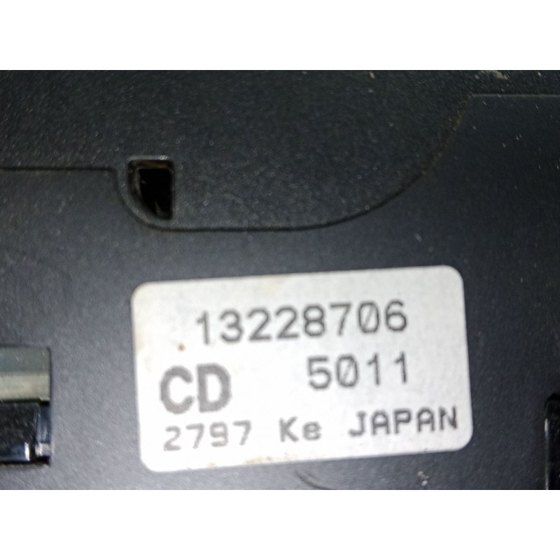 Recambio de mando elevalunas delantero izquierdo para opel astra h gtc (a04) 1.7 cdti (l08) referencia OEM IAM 13228706  