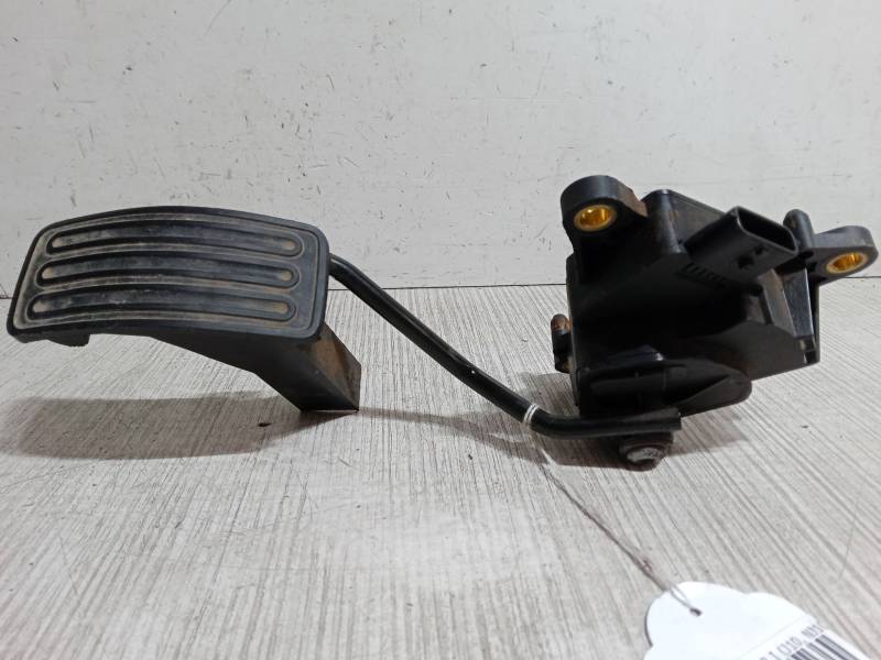 PEDAL ACELERADOR 