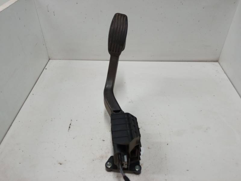 PEDAL ACELERADOR 