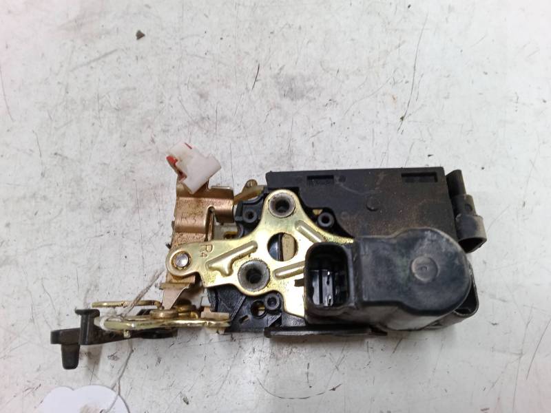 CERRADURA PUERTA TRASERA DERECHA 
