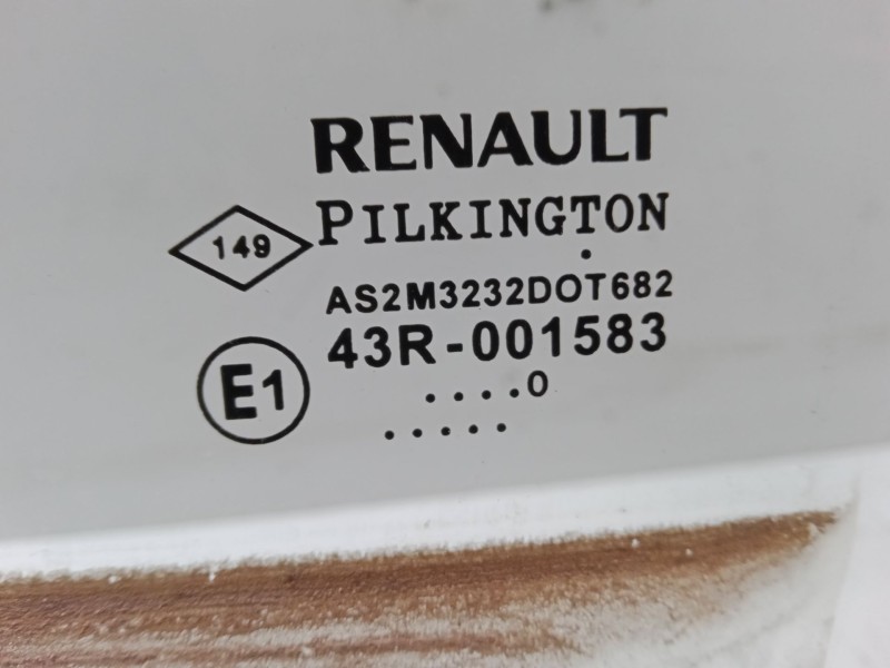 Recambio de luna puerta delantera izquierda para renault twingo ii (cn0_) 1.2 16v (cn04, cn0a, cn0b) referencia OEM IAM   