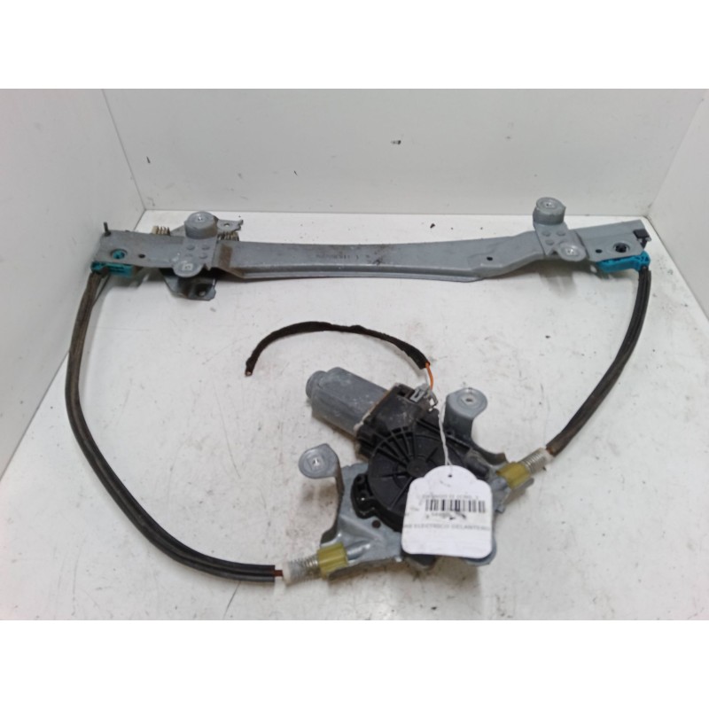 Recambio de elevalunas electrico delantero izquierdo para renault twingo ii (cn0_) 1.2 16v (cn04, cn0a, cn0b) referencia OEM IAM
