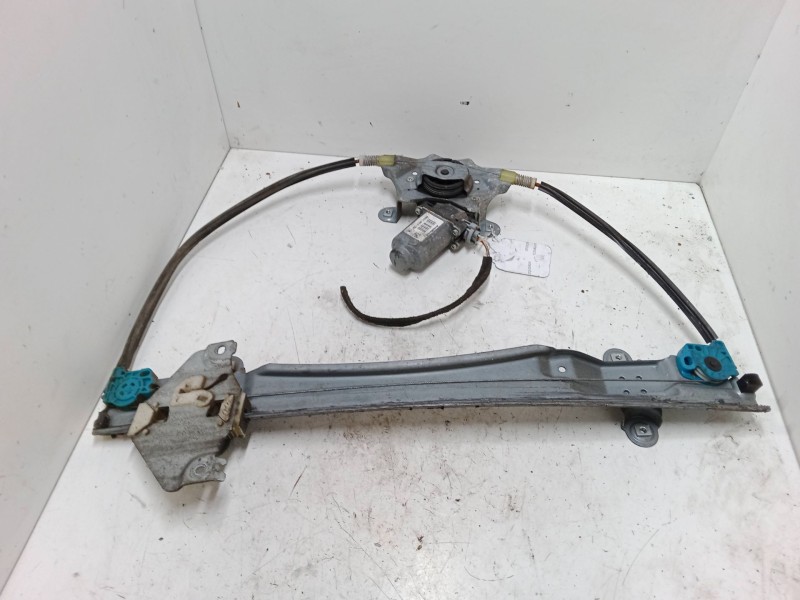 Recambio de elevalunas electrico delantero izquierdo para renault twingo ii (cn0_) 1.2 16v (cn04, cn0a, cn0b) referencia OEM IAM