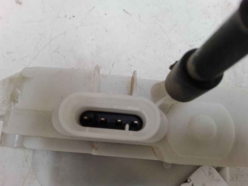 Recambio de cerradura puerta delantera derecha para renault twingo ii (cn0_) 1.2 16v (cn04, cn0a, cn0b) referencia OEM IAM   