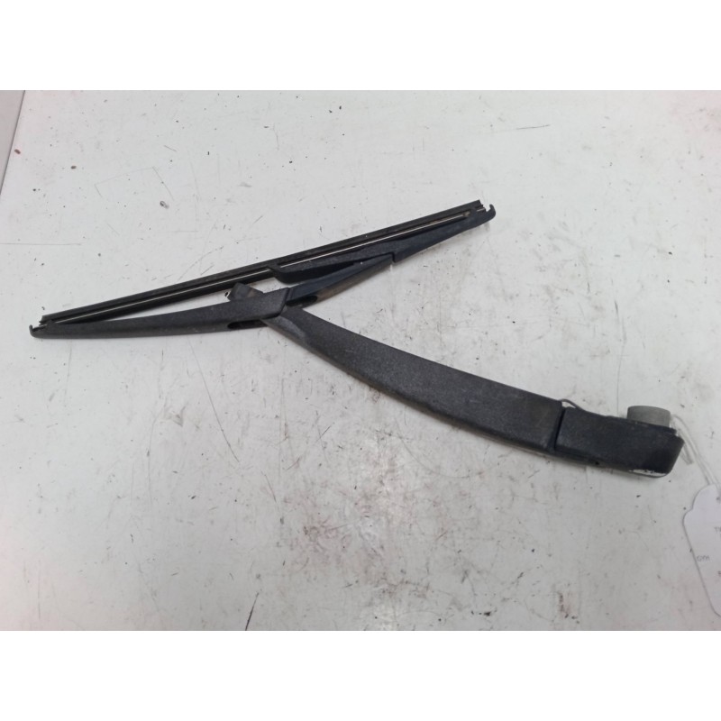 Recambio de brazo limpia trasero para renault twingo ii (cn0_) 1.2 16v (cn04, cn0a, cn0b) referencia OEM IAM   