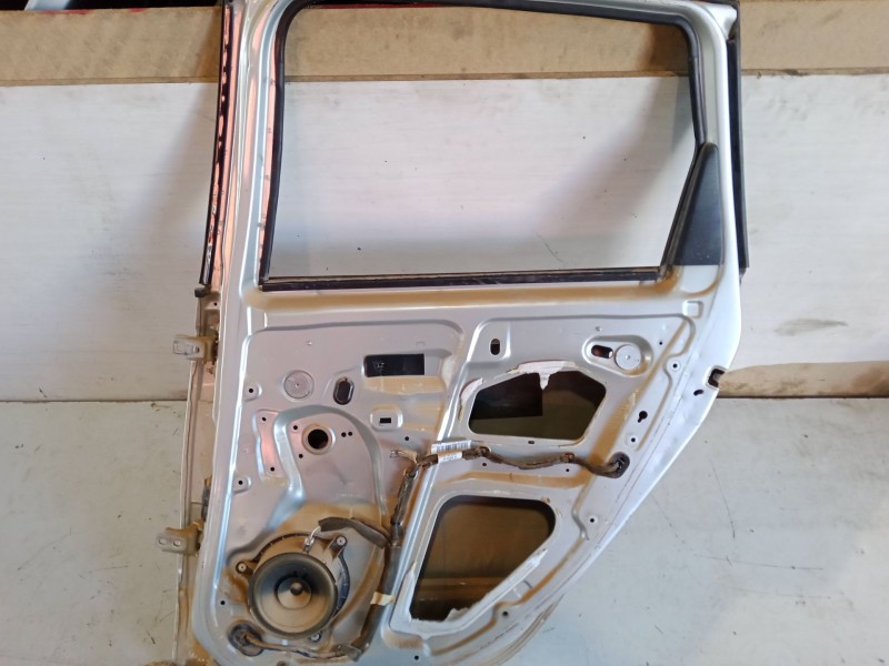 Recambio de puerta trasera derecha para renault grand scénic iii (jz0/1_) 1.5 dci referencia OEM IAM   