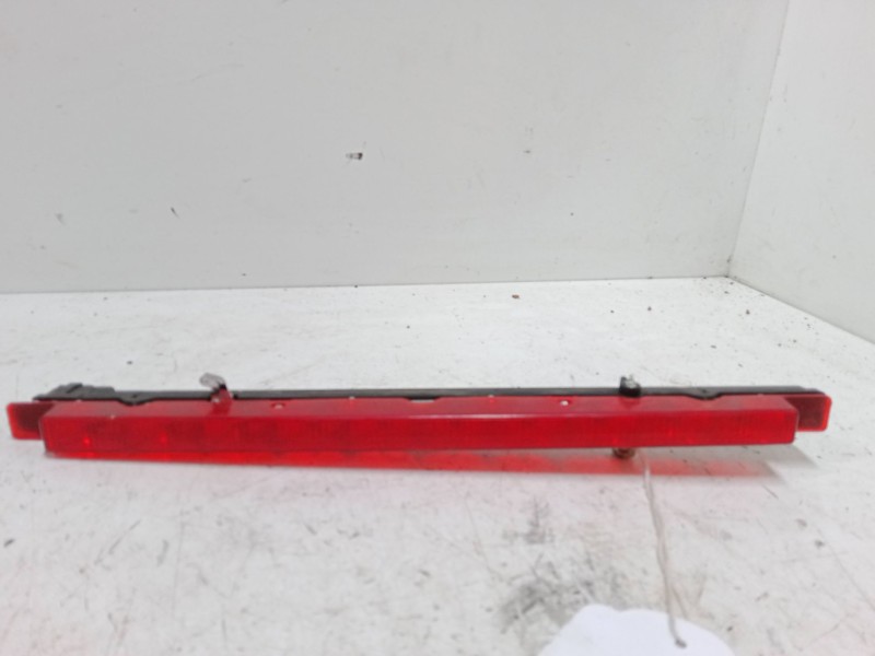 Recambio de luz central de freno para audi a3 (8l1) 1.8 t referencia OEM IAM    Recambio de luz central de freno para audi a3 (8l1) 1.8 t referencia OEM IAM