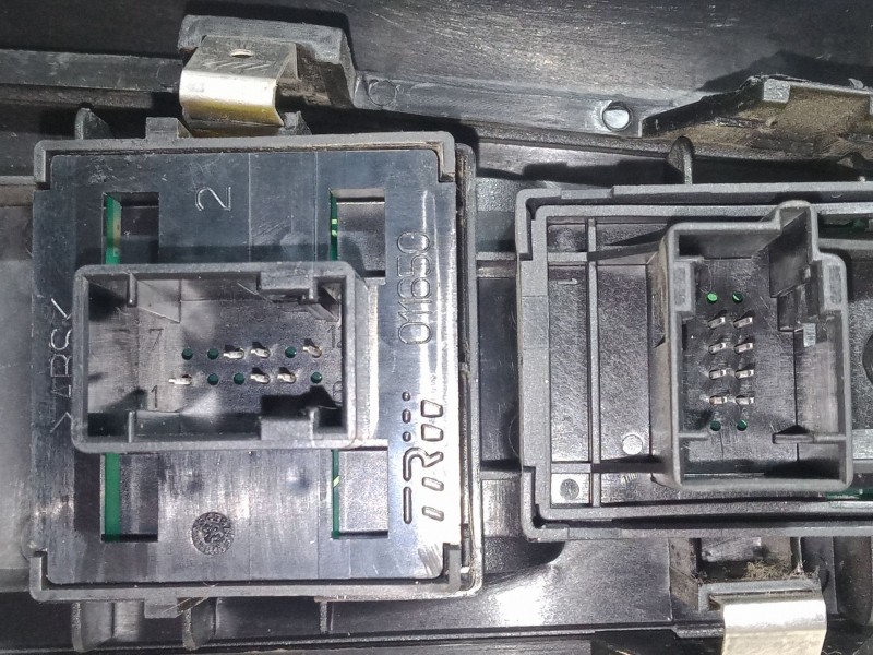 Recambio de mando elevalunas delantero izquierdo para fiat bravo ii (198_) 1.9 d multijet (198axb1a) referencia OEM IAM   