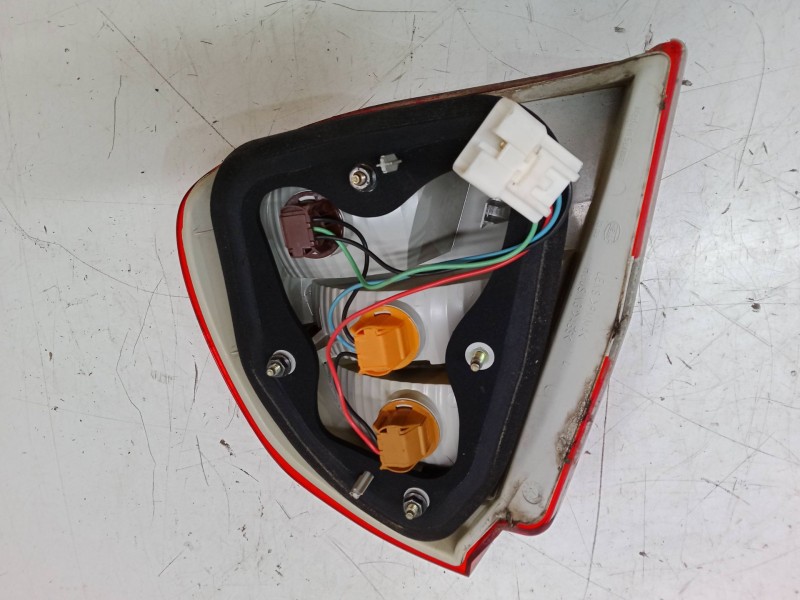 Recambio de piloto trasero izquierdo para mitsubishi carisma (da_) 1.6 (da1a) referencia OEM IAM   