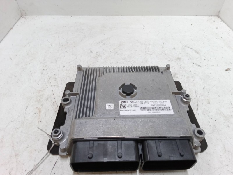 Recambio de centralita motor uce para citroën c4 ii (nc_) 1.2 thp 110 referencia OEM IAM 9812338980  V29061498A