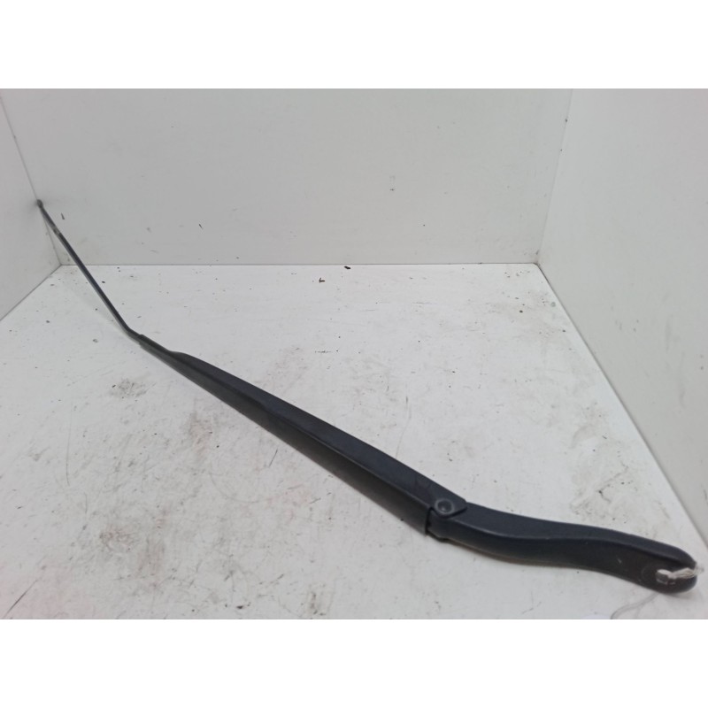 Recambio de brazo limpia delantero derecho para renault megane iii hatchback (bz0/1_, b3_) 1.5 dci referencia OEM IAM   