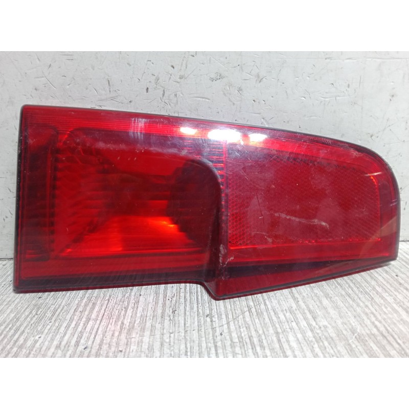 Recambio de piloto trasero porton izquierdo para fiat punto (188_) 1.2 60 (188.030, .050, .130, .150, .230, .250) referencia OEM