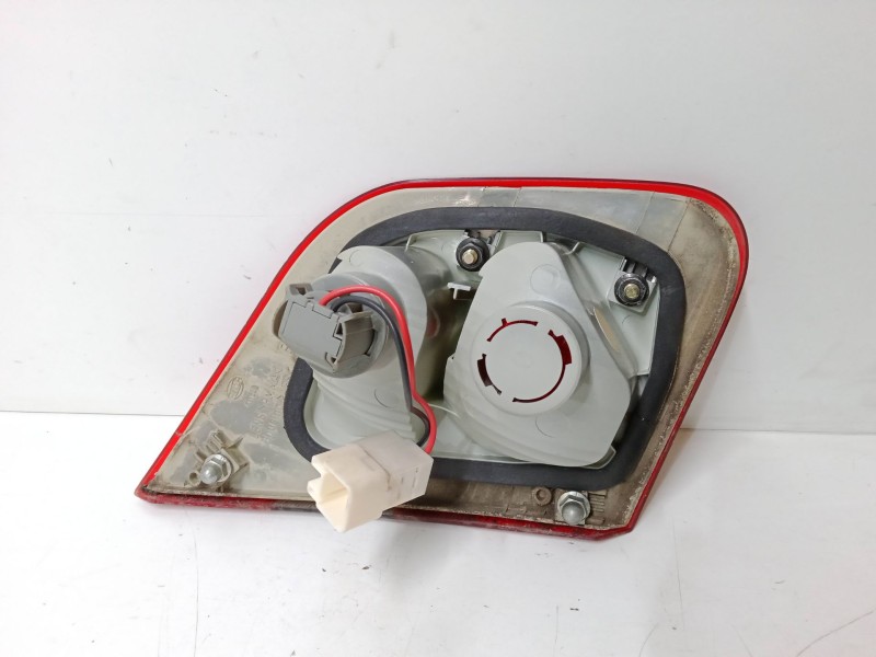 Recambio de piloto trasero porton derecho para mitsubishi carisma (da_) 1.6 (da1a) referencia OEM IAM   