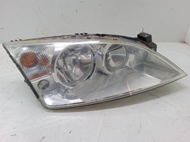 Recambio de faro derecho para ford mondeo iii sedán (b4y) 2.0 tdci referencia OEM IAM   