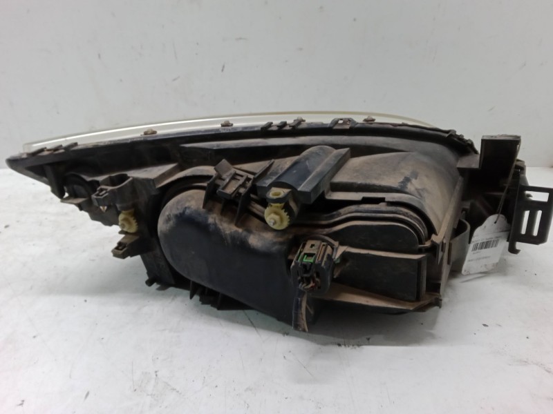 Recambio de faro izquierdo para ford mondeo iii sedán (b4y) 2.0 tdci referencia OEM IAM   