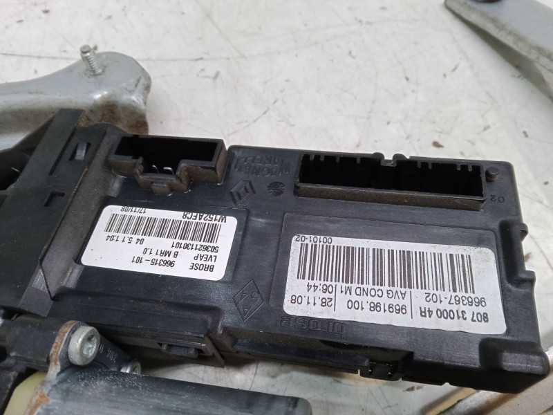 Recambio de elevalunas electrico delantero izquierdo para renault megane iii hatchback (bz0/1_, b3_) 1.5 dci referencia OEM IAM 
