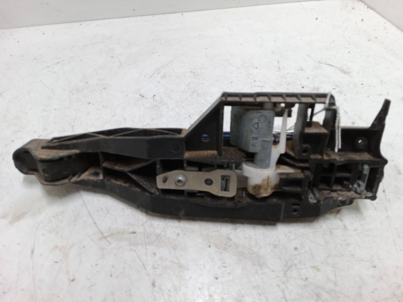 Recambio de maneta exterior puerta trasera derecha para peugeot 208 i (ca_, cc_) 1.4 hdi referencia OEM IAM    Recambio de maneta exterior puerta trasera derecha para peugeot 208 i (ca_, cc_) 1.4 hdi referencia OEM IAM