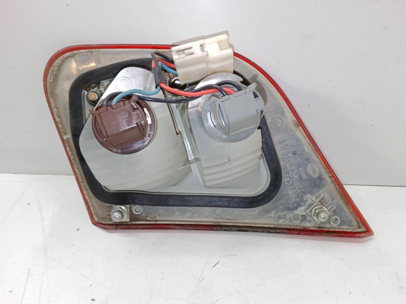 Recambio de piloto trasero porton izquierdo para mitsubishi carisma (da_) 1.6 (da1a) referencia OEM IAM   