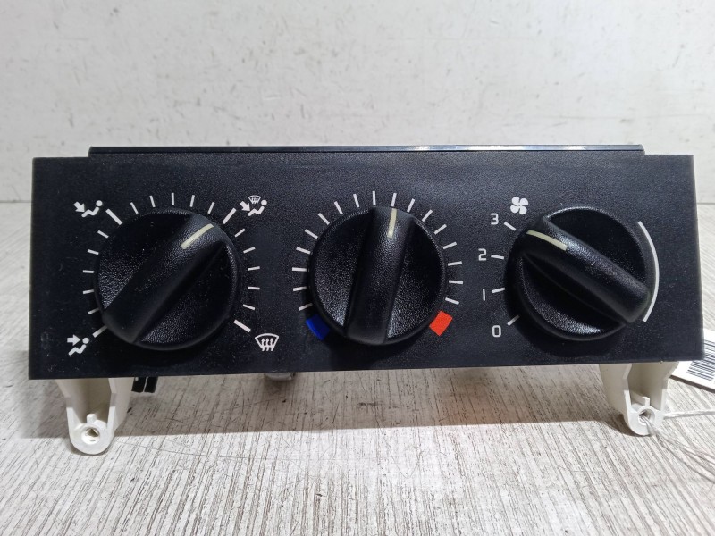 Recambio de mando calefaccion / a/a para renault clio i (b/c57_, 5/357_) 1.4 referencia OEM IAM    Recambio de mando calefaccion / a/a para renault clio i (b/c57_, 5/357_) 1.4 referencia OEM IAM