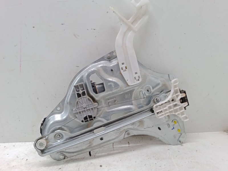 Recambio de elevalunas electrico trasero derecho para hyundai ix35 (lm, el, elh) 1.7 crdi referencia OEM IAM 834802Y010  