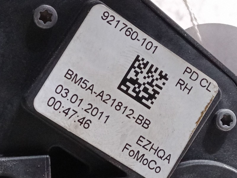 Recambio de cerradura puerta delantera derecha para ford focus iii turnier 1.6 tdci referencia OEM IAM BM5AA21812BB  