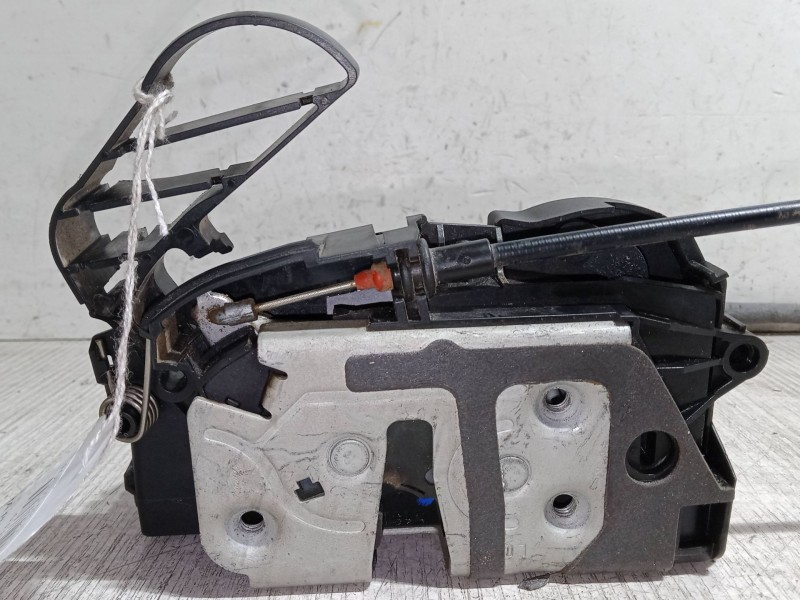 Recambio de cerradura puerta delantera izquierda para ford focus iii turnier 1.6 tdci referencia OEM IAM BM5AA21813AC  