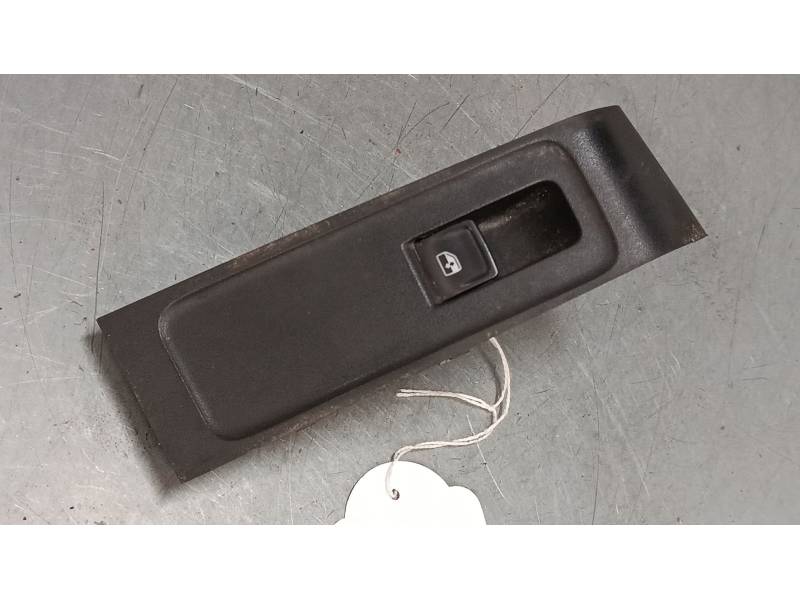 MANDO ELEVALUNAS DELANTERO DERECHO 6V0959855 