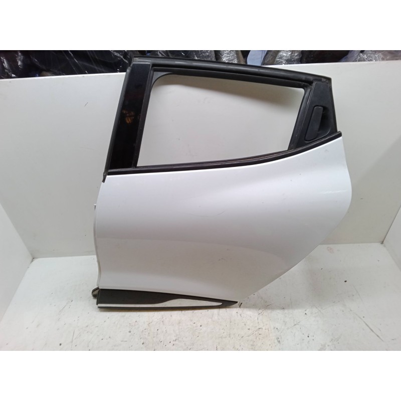 Recambio de puerta trasera izquierda para renault clio iv (bh_) 0.9 tce 90 referencia OEM IAM   