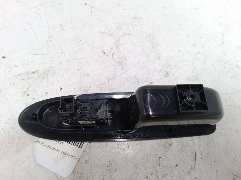 Recambio de mando elevalunas trasero derecho para citroën c4 ii (nc_) 1.2 thp 110 referencia OEM IAM   