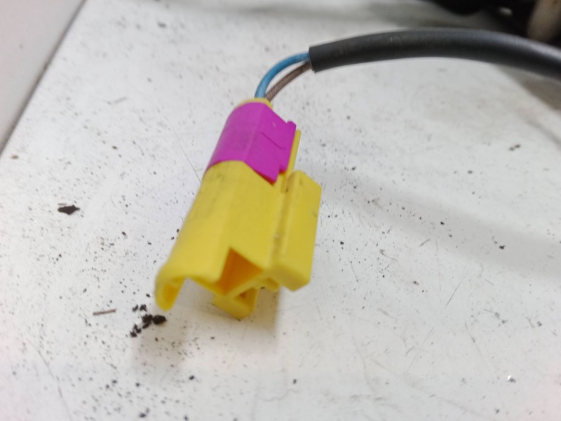 Recambio de cinturon seguridad delantero izquierdo para volkswagen golf iv (1j1) 1.8 t referencia OEM IAM 560771601  