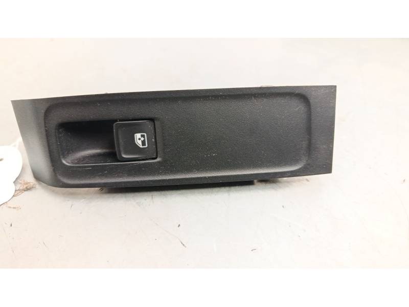 MANDO ELEVALUNAS TRASERO DERECHO 6V0867172 