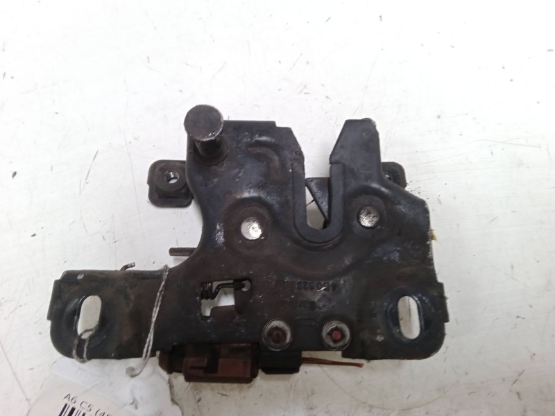 Recambio de cerradura capo para audi a6 c5 (4b2, 4b4) 1.9 tdi referencia OEM IAM    Recambio de cerradura capo para audi a6 c5 (4b2, 4b4) 1.9 tdi referencia OEM IAM