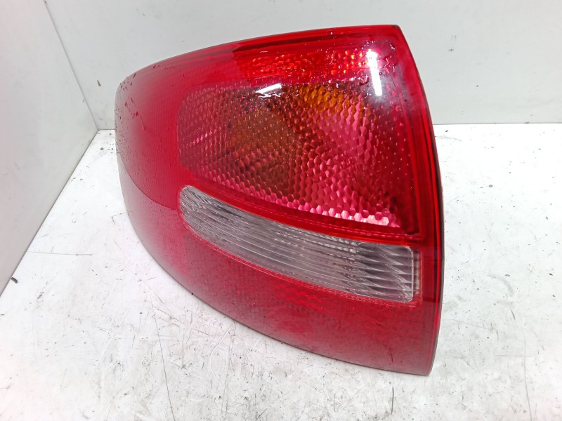 Recambio de piloto trasero izquierdo para audi a6 c5 (4b2, 4b4) 1.9 tdi referencia OEM IAM    Recambio de piloto trasero izquierdo para audi a6 c5 (4b2, 4b4) 1.9 tdi referencia OEM IAM