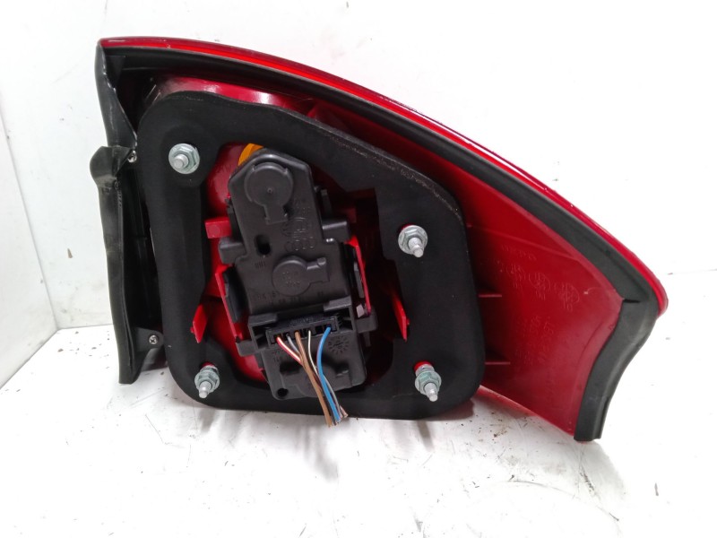 Recambio de piloto trasero izquierdo para audi a6 c5 (4b2, 4b4) 1.9 tdi referencia OEM IAM    Recambio de piloto trasero izquierdo para audi a6 c5 (4b2, 4b4) 1.9 tdi referencia OEM IAM