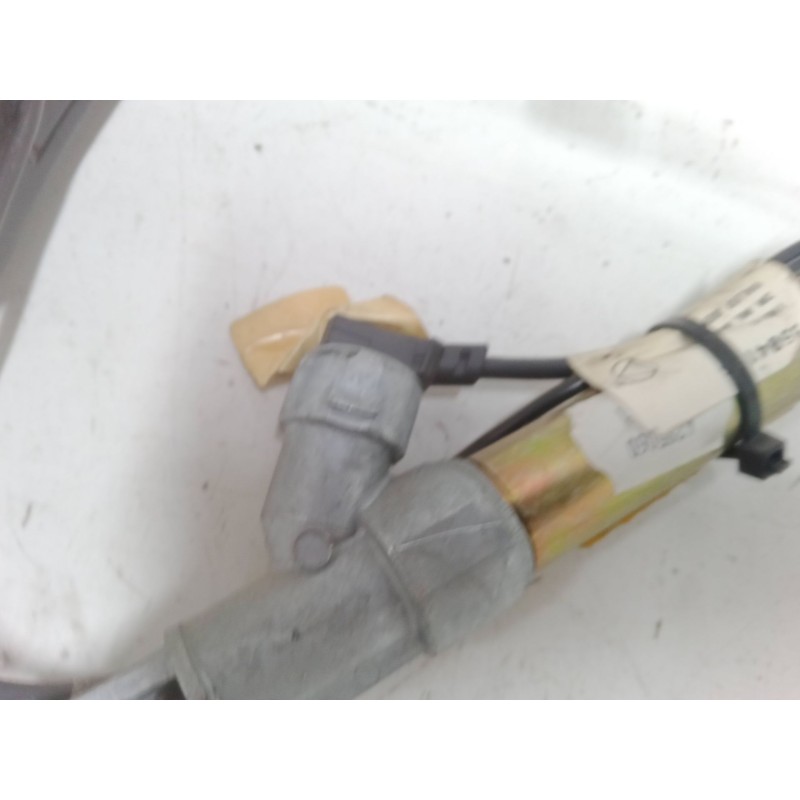 Recambio de anclaje cinturon delantero izquierdo para renault clio ii (bb_, cb_) 1.2 16v (bb05, bb0w, bb11, bb27, bb2t, bb2u, bb