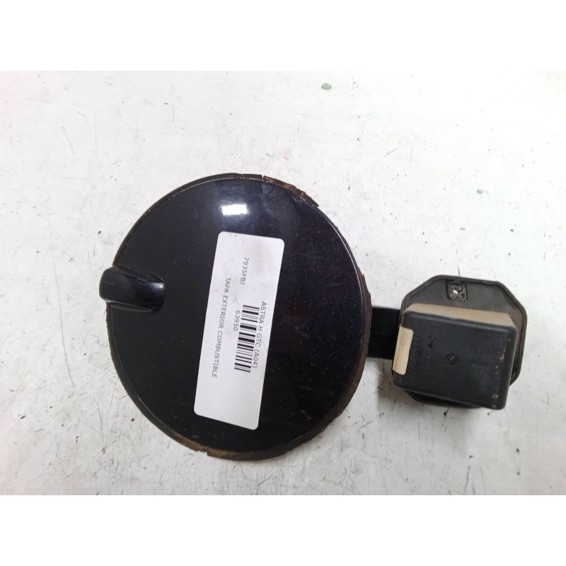 Recambio de tapa exterior combustible para opel astra h gtc (a04) 1.9 cdti (l08) referencia OEM IAM   