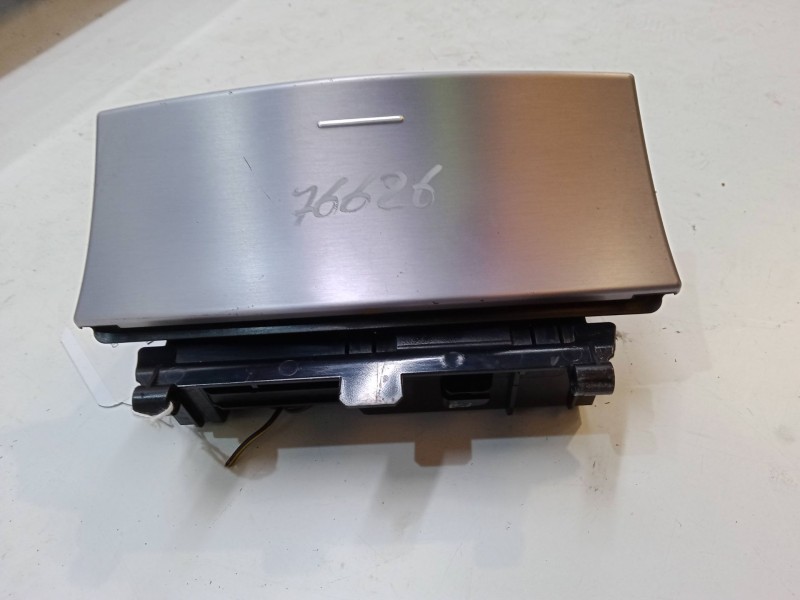 Recambio de cenicero para mercedes-benz clase c (w203) c 220 cdi (203.008) referencia OEM IAM   