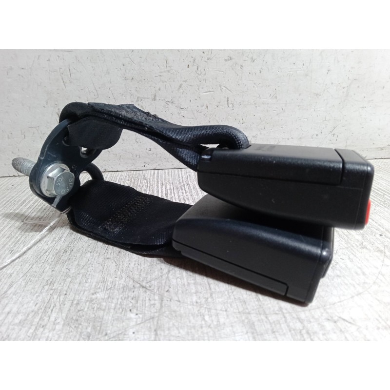 Recambio de anclaje cinturon trasero izquierdo para dacia sandero ii tce 90 (b8m1, b8ma) referencia OEM IAM   