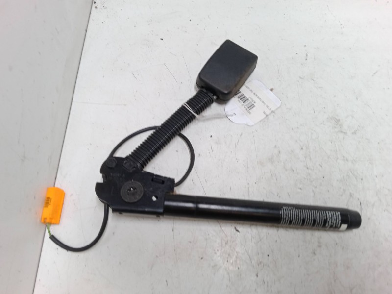 Recambio de anclaje con pretensor delantero izquierdo para ford fiesta v (jh_, jd_) 1.4 16v referencia OEM IAM   