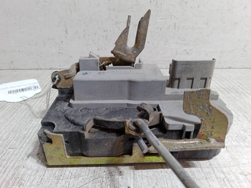 Recambio de cerradura puerta delantera izquierda para citroën xsara coupé (n0) 1.6 16v referencia OEM IAM    Recambio de cerradura puerta delantera izquierda para citroën xsara coupé (n0) 1.6 16v referencia OEM IAM