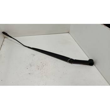 BRAZO LIMPIA DELANTERO DERECHO 