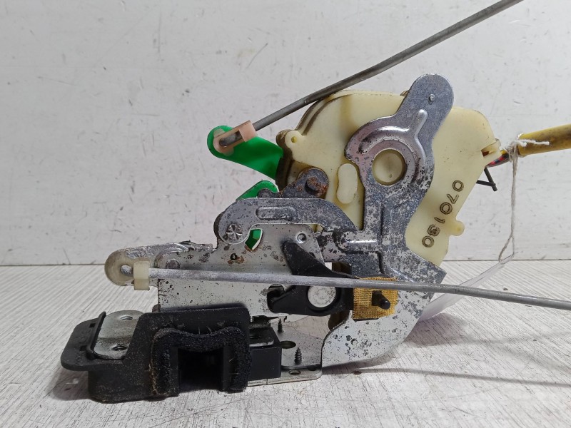 Recambio de cerradura puerta trasera izquierda para kia sorento i (jc) 2.5 crdi referencia OEM IAM   