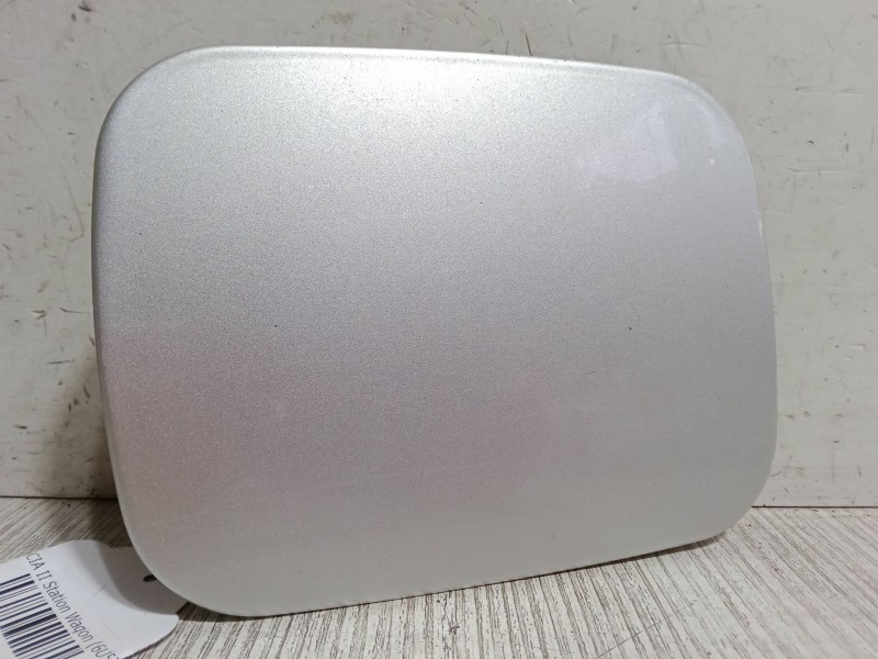 Recambio de tapa exterior combustible para skoda felicia ii station wagon (6u5) 1.9 d referencia OEM IAM    Recambio de tapa exterior combustible para skoda felicia ii station wagon (6u5) 1.9 d referencia OEM IAM