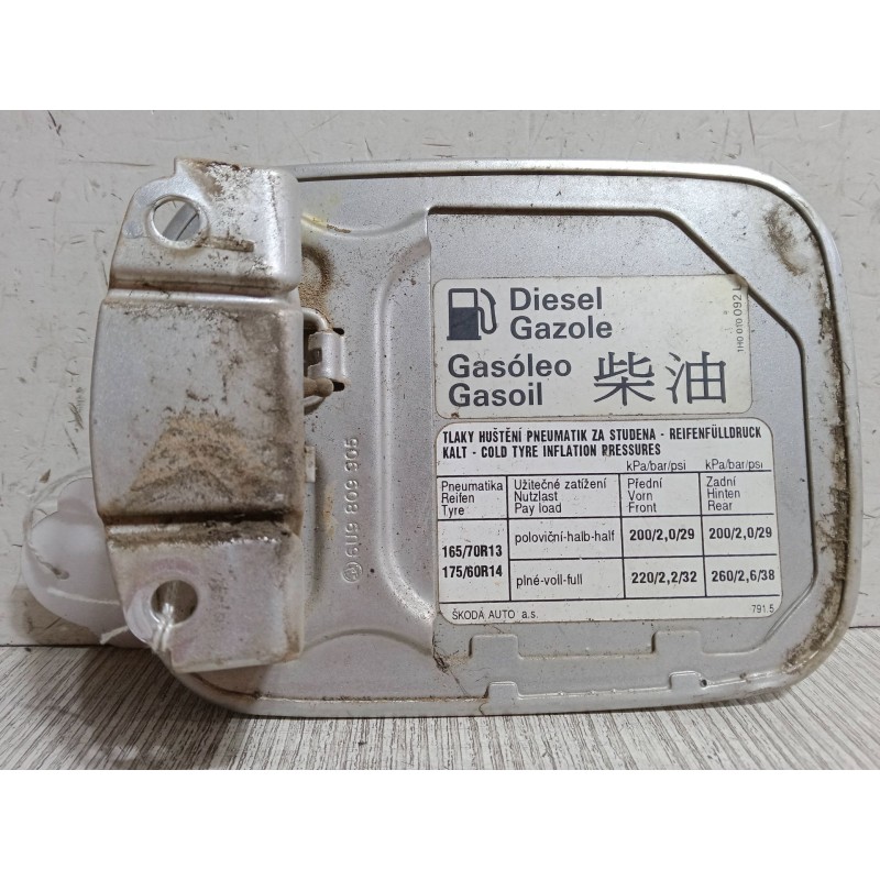 Recambio de tapa exterior combustible para skoda felicia ii station wagon (6u5) 1.9 d referencia OEM IAM    Recambio de tapa exterior combustible para skoda felicia ii station wagon (6u5) 1.9 d referencia OEM IAM
