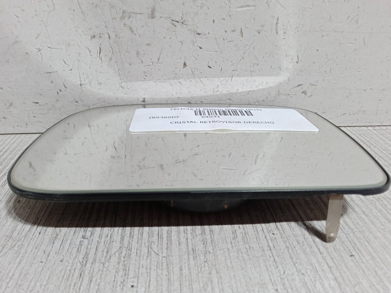 Recambio de cristal retrovisor derecho para skoda felicia ii station wagon (6u5) 1.9 d referencia OEM IAM    Recambio de cristal retrovisor derecho para skoda felicia ii station wagon (6u5) 1.9 d referencia OEM IAM