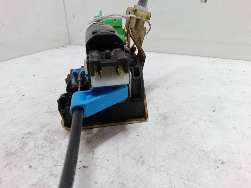 Recambio de cerradura puerta corredera derecha para renault kangoo (kc0/1_) 1.2 (kc0a, kc0k, kc0f, kc01) referencia OEM IAM    Recambio de cerradura puerta corredera derecha para renault kangoo (kc0/1_) 1.2 (kc0a, kc0k, kc0f, kc01) referencia OEM IAM