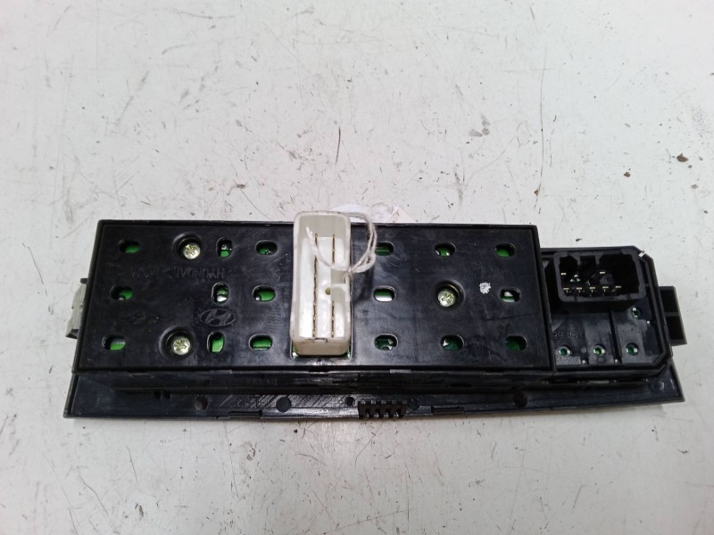 Recambio de mando elevalunas delantero izquierdo para hyundai matrix (fc) 1.5 crdi referencia OEM IAM   